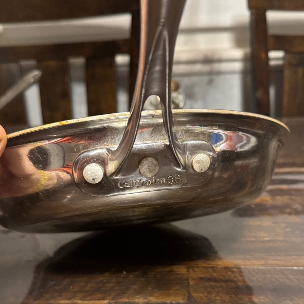 Calphalon  Skillet with Ergonomic Handle
